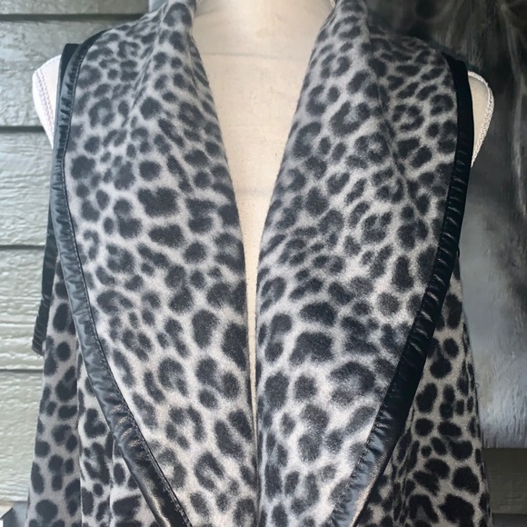 🍾Host Pick🍾Simply Southern Lady’s Cardigan! Sml - Picture 2 of 8